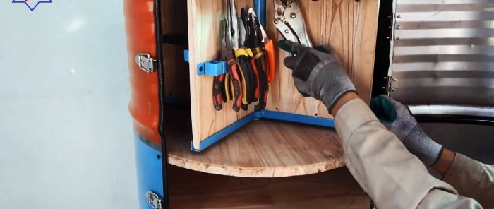 How to make a mobile tool storage cabinet from a steel barrel