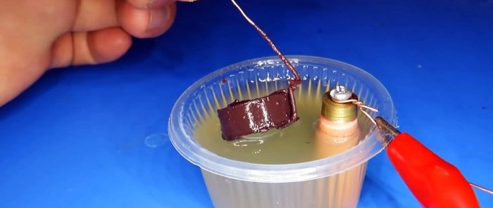 An experiment on how to coat a part with copper, nickel, brass and aluminum using electrolysis at home