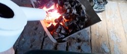 How to make an electric charcoal blower for a barbecue