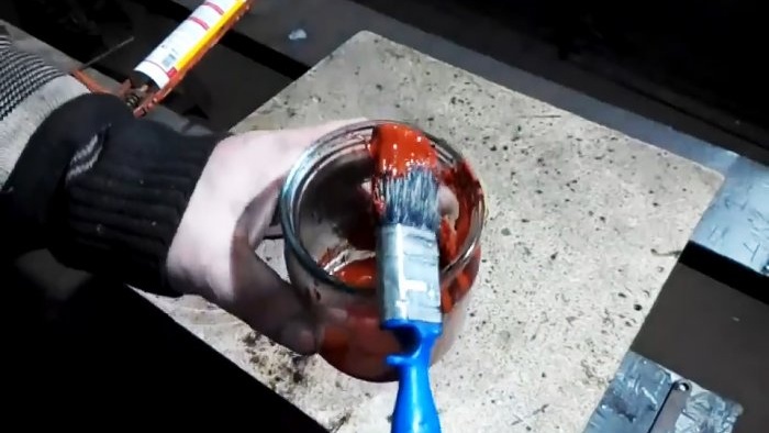 How to make water-repellent paint for metal, concrete, wood and even plastic