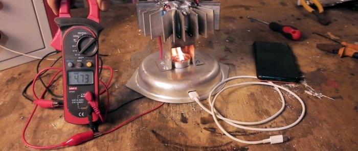 Homemade generator to generate electricity from candle heat