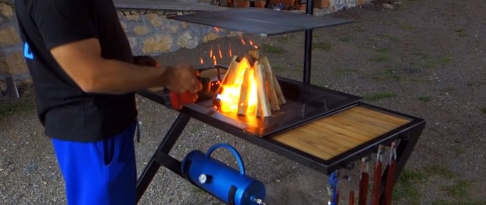 How to make a grill with an ignition cylinder and a lifting grate based on a car jack