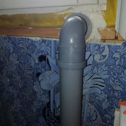 What problems arise in a private house without a vent pipe?