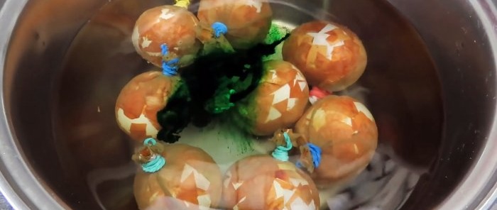 Marble dyeing eggs for Easter step by step recipe