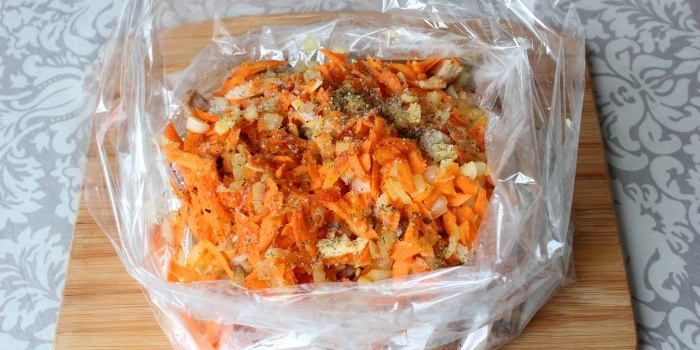 Lazy pilaf in a baking bag