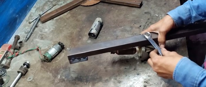 How to make a wind generator from a grinder gearbox and other junk