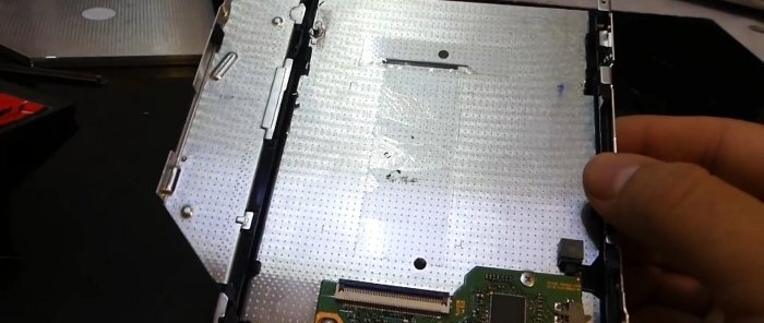 How to upgrade an old laptop by replacing the DVD drive with an SSD