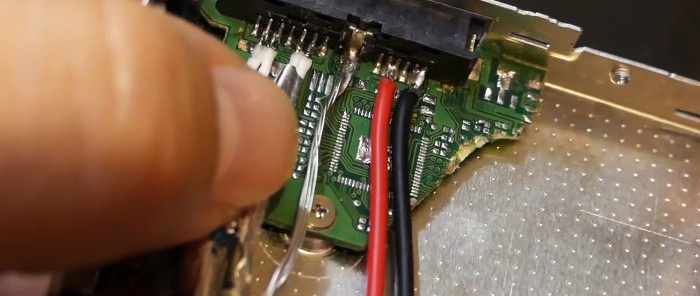 How to upgrade an old laptop by replacing the DVD drive with an SSD