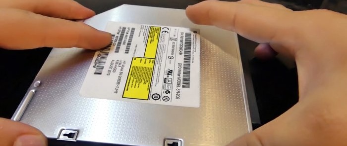 How to upgrade an old laptop by replacing the DVD drive with an SSD