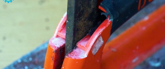 How to Make an Adjustable Trowel for Curved Places