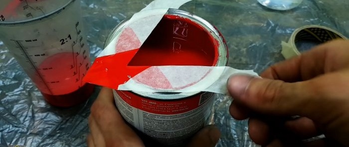 How to pour paint from a can without staining its edges or anything around it