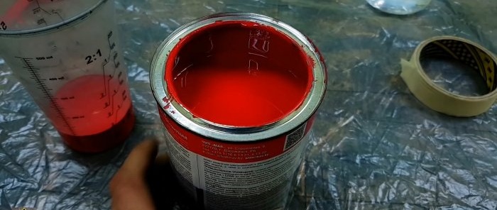 How to pour paint from a can without staining its edges or anything around it