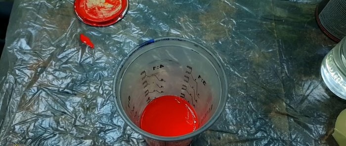 How to pour paint from a can without staining its edges or anything around it