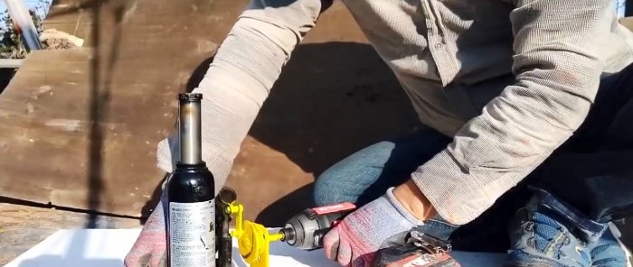 How to make a drive for pumping a hydraulic jack from a screwdriver