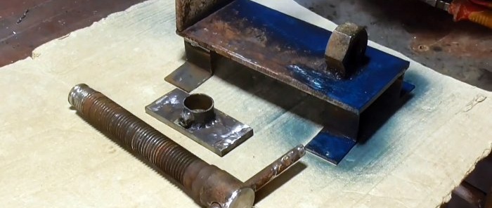 How to Make an Inexpensive, Very Simple Bench Bench Vise