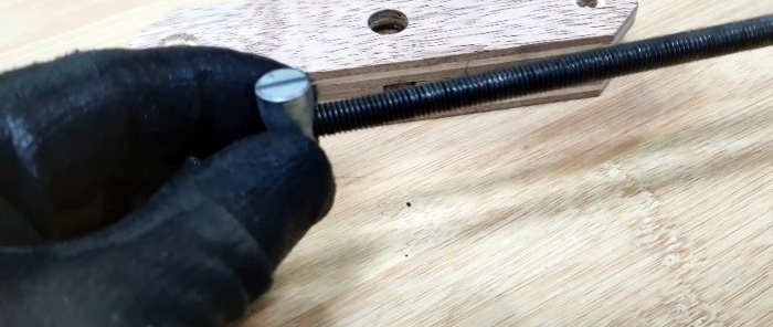 How to make a clamp for quick assembly of baguette frames driven by a screwdriver