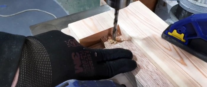 How to make a clamp for quick assembly of baguette frames driven by a screwdriver