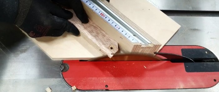 How to make a clamp for quick assembly of baguette frames driven by a screwdriver