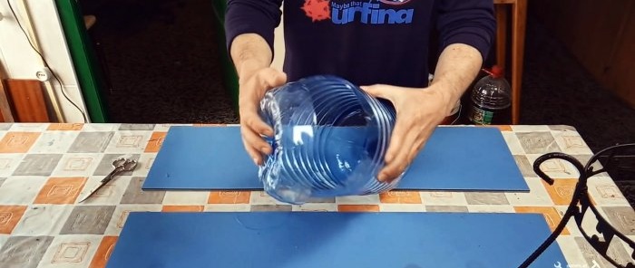 How to make a simple chicken feeder from a PET bottle