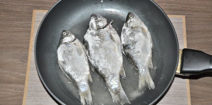 How to simply and deliciously fry crucian carp