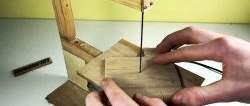 Come realizzare un mini seghetto alternativo da 12 V in legno