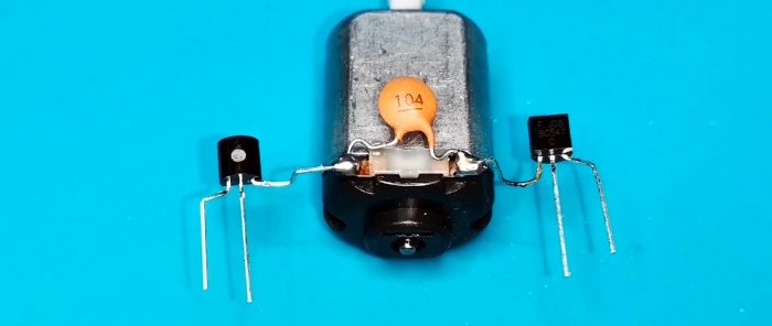 Scheme of reversible control of an electric motor with two clock buttons