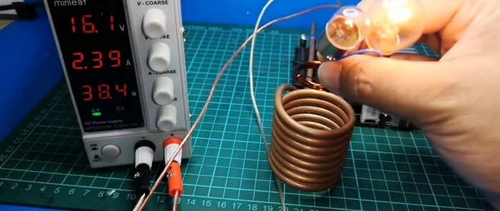 An induction heater from AliExpress heats up pliers in a couple of minutes