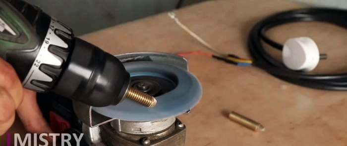 How to make a spot welder from an old microwave transformer