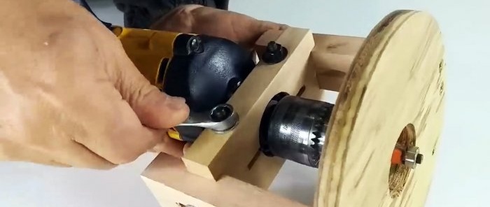 How to make a removable attachment that will turn your drill into a router