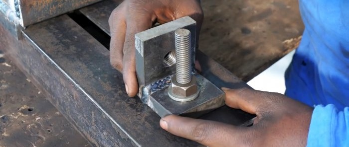 Comment fabriquer un tour à bois à partir d'une meuleuse d'angle