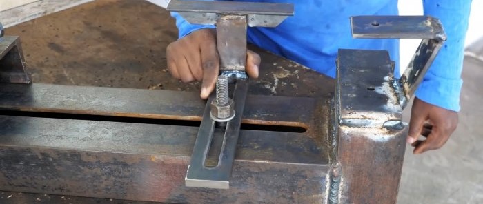 Comment fabriquer un tour à bois à partir d'une meuleuse d'angle