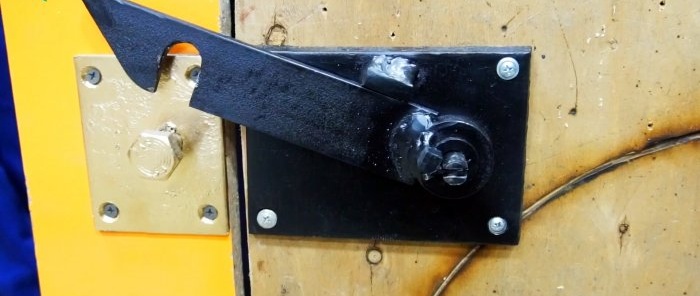 How to make a latch on a door with a secret lock