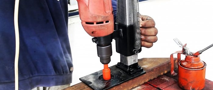 Drill-based push drilling machine for home workshop