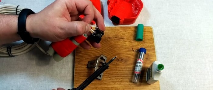 How to convert a cordless screwdriver into a corded one without any extra effort