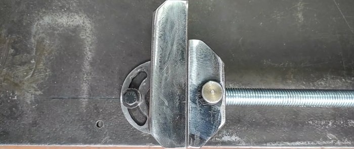 How to make a long clamp with a lifting chute for quick work