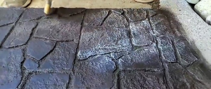 How to pour a concrete garden path with imitation stone