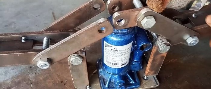 Homemade attachment for doubling the lifting height of a hydraulic jack