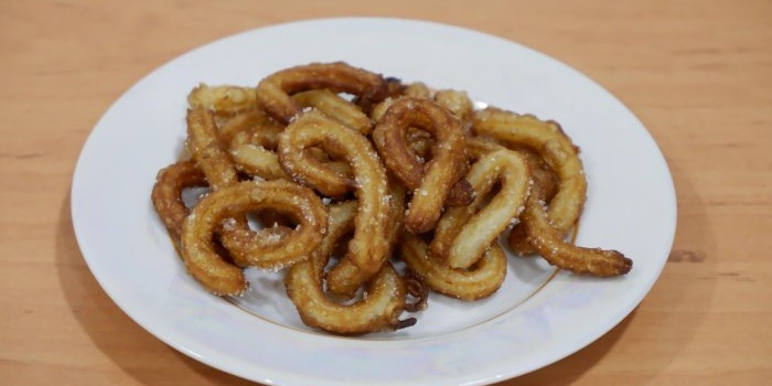 Churros - a quick dessert made from the simplest ingredients