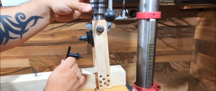 How to make a turning attachment for a drilling machine from an angle grinder gearbox