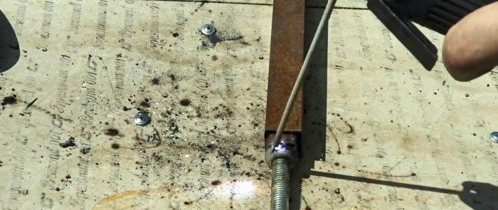 How to make a simple vice from scrap metal