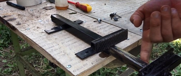 How to make a simple vice from scrap metal