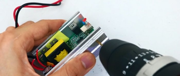 How to make a 220 V 50 Hz battery