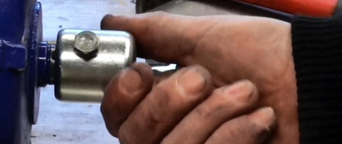 How to make a pulley for a grinder without a lathe from a piece of pipe