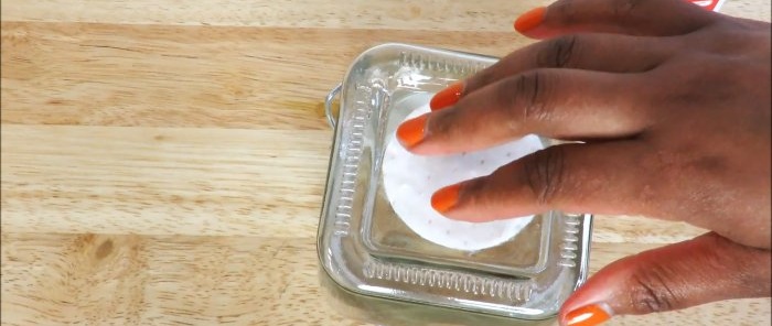 3 ways to remove stickers from any dishes