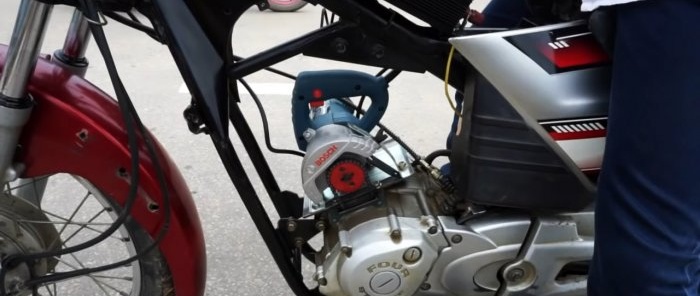 How to convert a light motorcycle into an electric bike driven by a manual circular drive