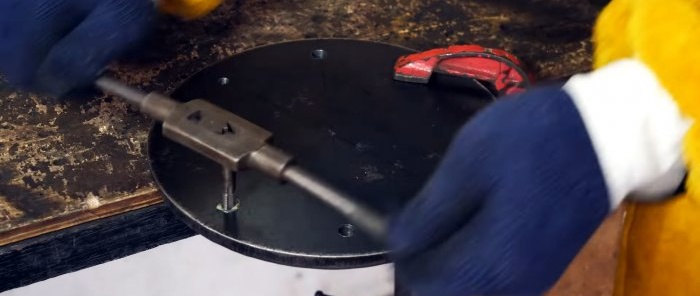 How to make a press for quickly rolling out dough without welding