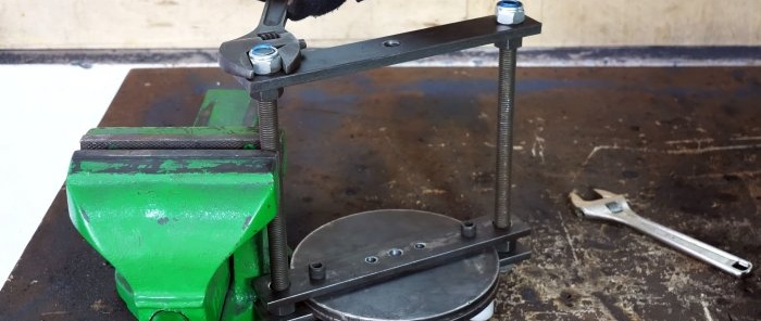 How to make a press for quickly rolling out dough without welding