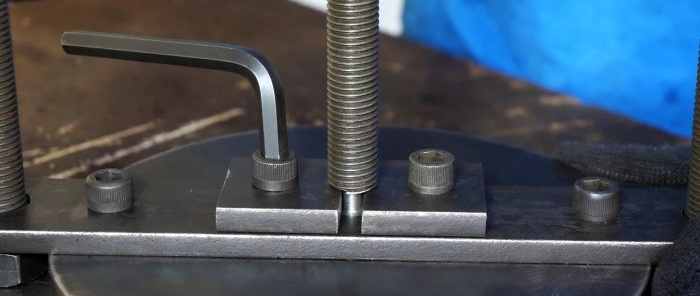 How to make a press for quickly rolling out dough without welding