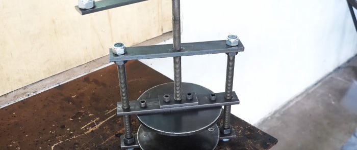 How to make a press for quickly rolling out dough without welding