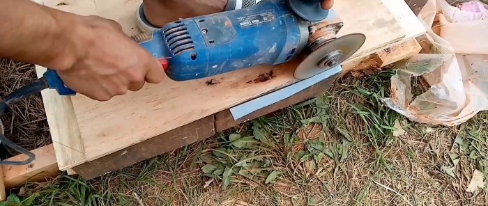 How to make a simple cord clamp from a piece of tin for smooth brick laying